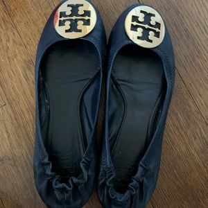 Tory Burch Black leather ballet flats, with silver buckle